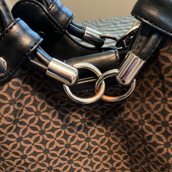 Relic Brand by Fossil Shoulder Bag - Picture 12 of 14